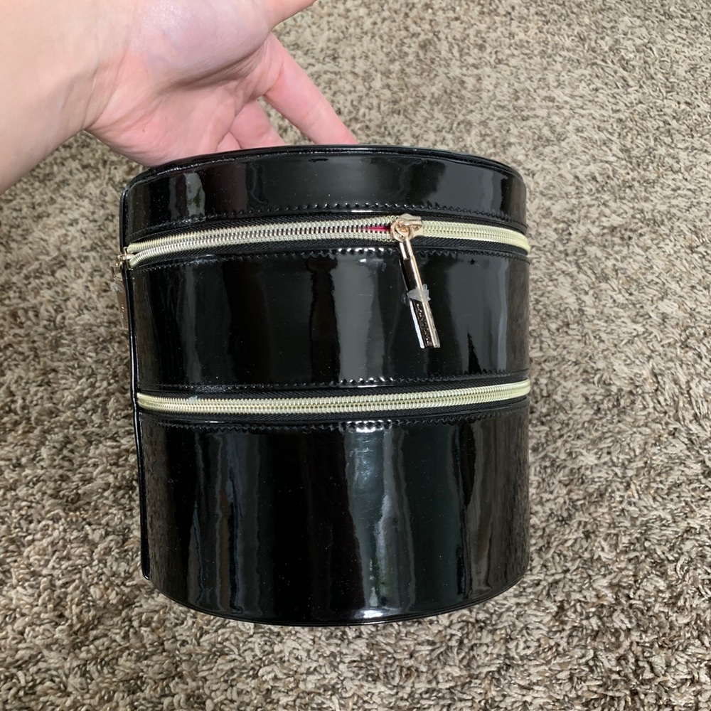 Makeup bag - Picture 1 of 3